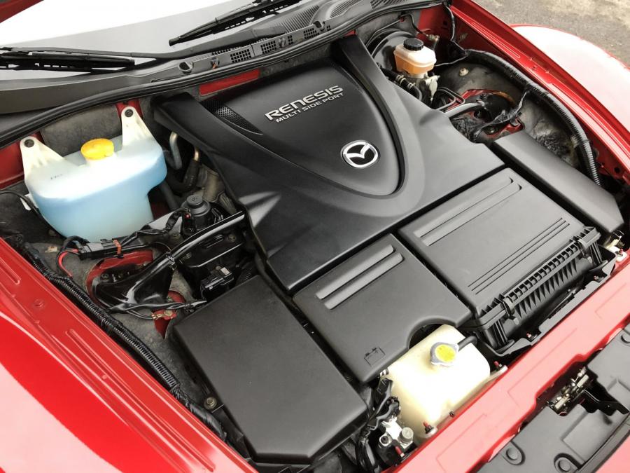 Моторный отсек Mazda RX-8 2005 года  (фото 170 из 197)